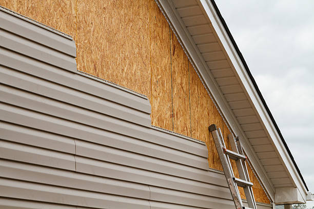 Professional Siding Replacement technician working in Wethersfield, CT